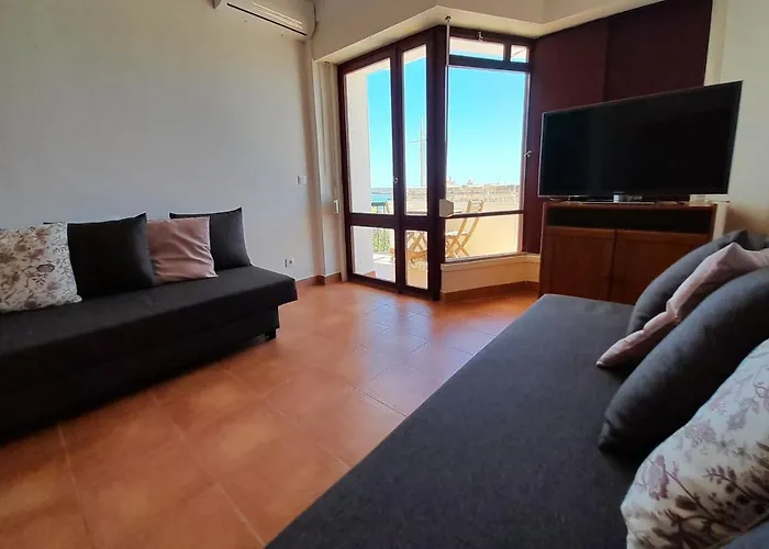 Fortaleza 1bdr W/balcony By Lovelystay